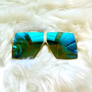 Never Worn Sunglasses